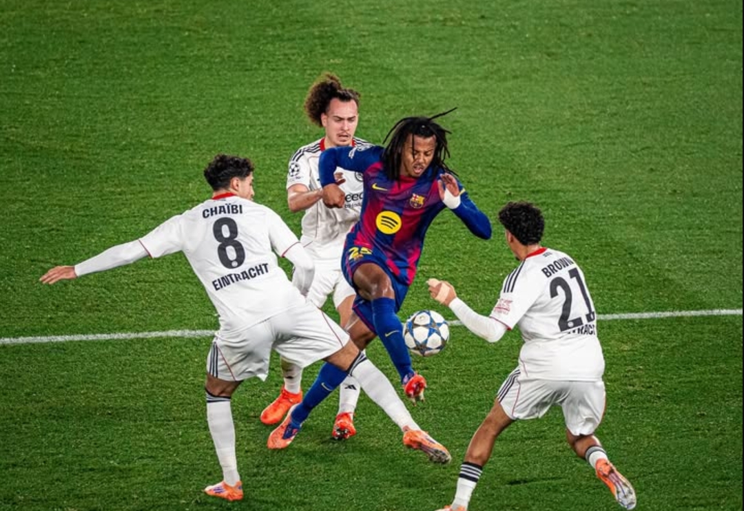 Jules Kounde Selamatkan Barcelona